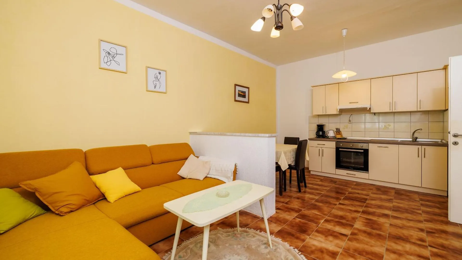 Apartments Darko Supetarska Draga 0*,  Croatia